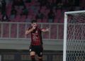 Bantai Persipal, Persipura Masuk 3 Besar Klasemen Sementara Pegadaian Championhip. 