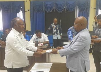 Serahkan DPA: Bupati Minta Kepala SKPD dan Kepala Distrik Libatkan Staf dalam Bekerja